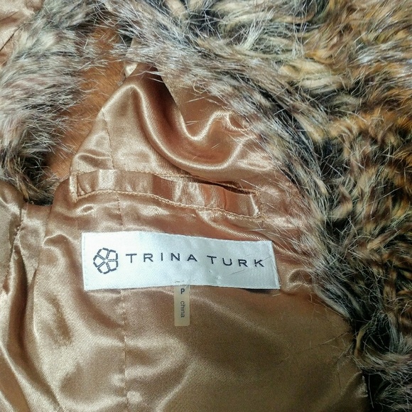 ♥️  Trina Turk ~ Faux Fur Vest ~ Braden ❤️ - Picture 6 of 8